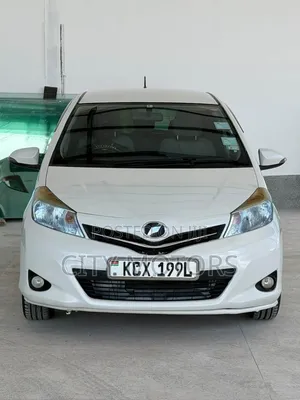 Toyota Vitz 1.0 FWD 5dr 2012 White