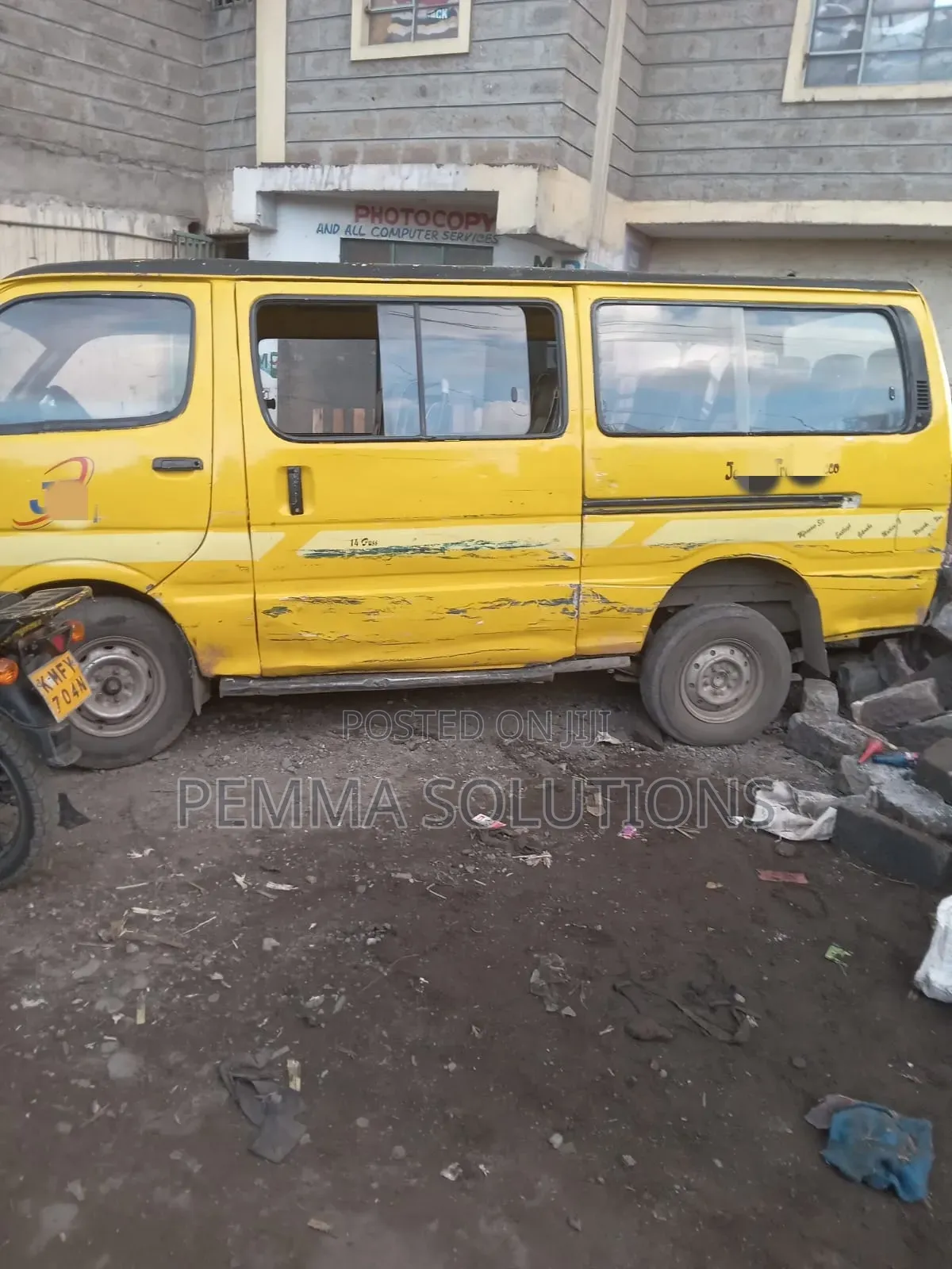Toyota HiAce 2003 Yellow