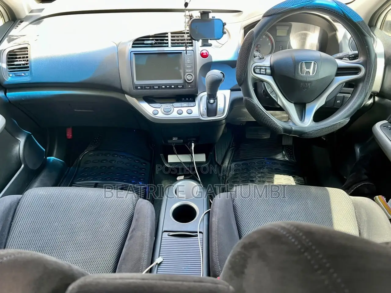 Honda Stream 2012 Pearl