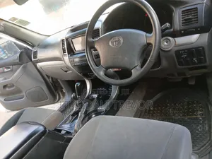 Toyota HiAce 2010 Silver