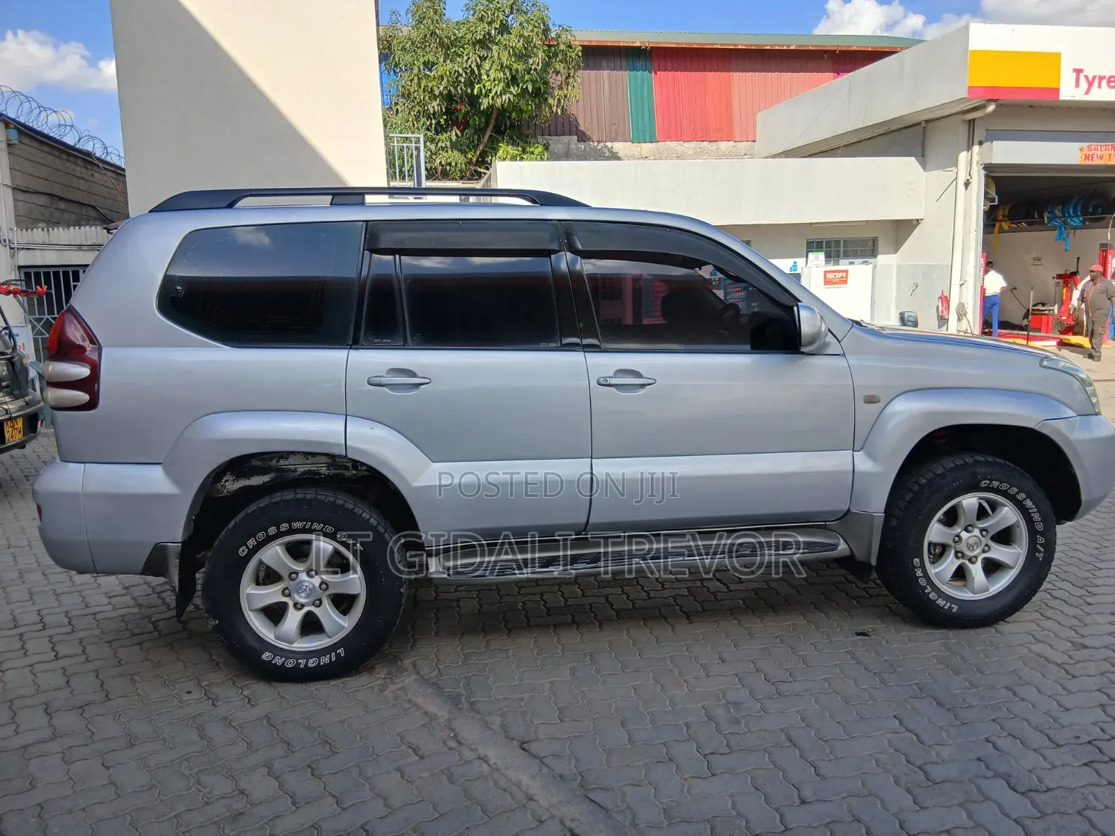 Toyota HiAce 2010 Silver