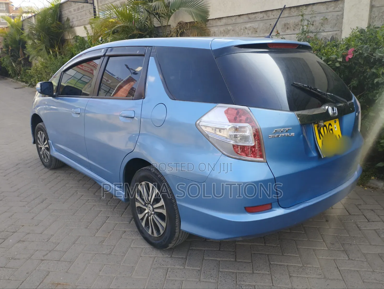 Honda Fit Shuttle 2015 Blue