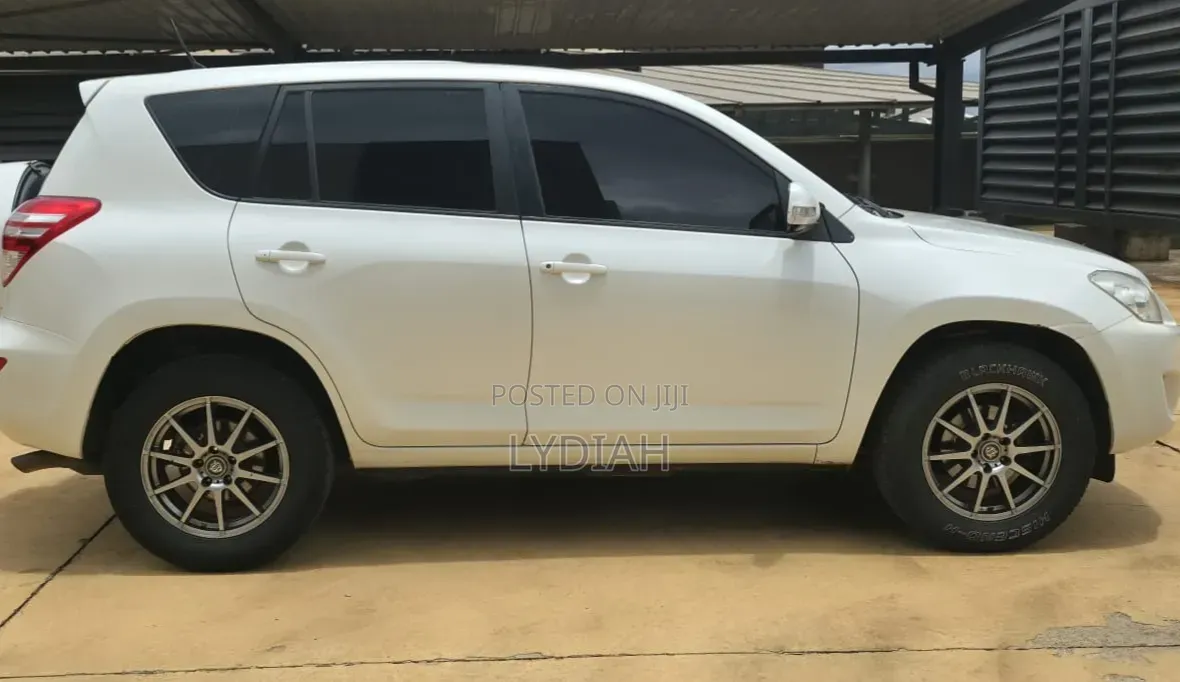 Toyota RAV4 2012 White