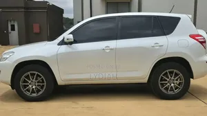 Toyota RAV4 2012 White