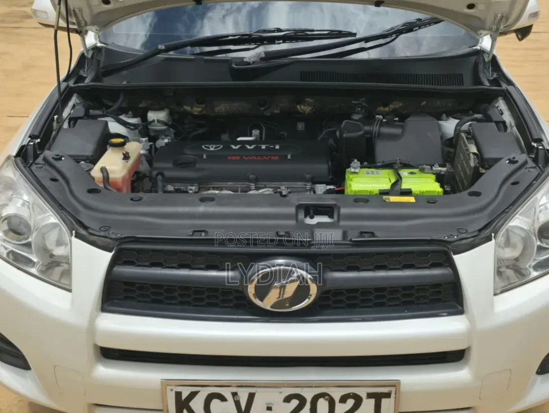 Toyota RAV4 2012 White