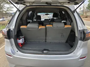 Toyota Wish 2012 Silver