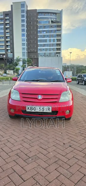 Toyota IST 2005 Red