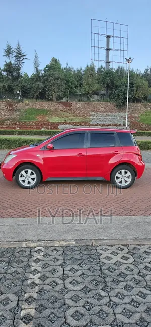 Toyota IST 2005 Red