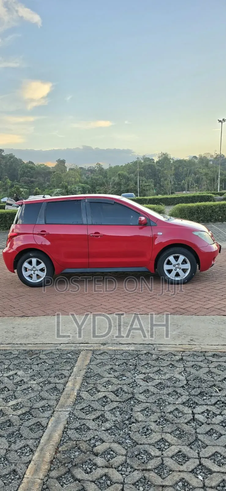 Toyota IST 2005 Red