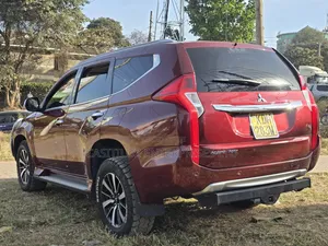 Mitsubishi Pajero Sport GLS 2017 Red