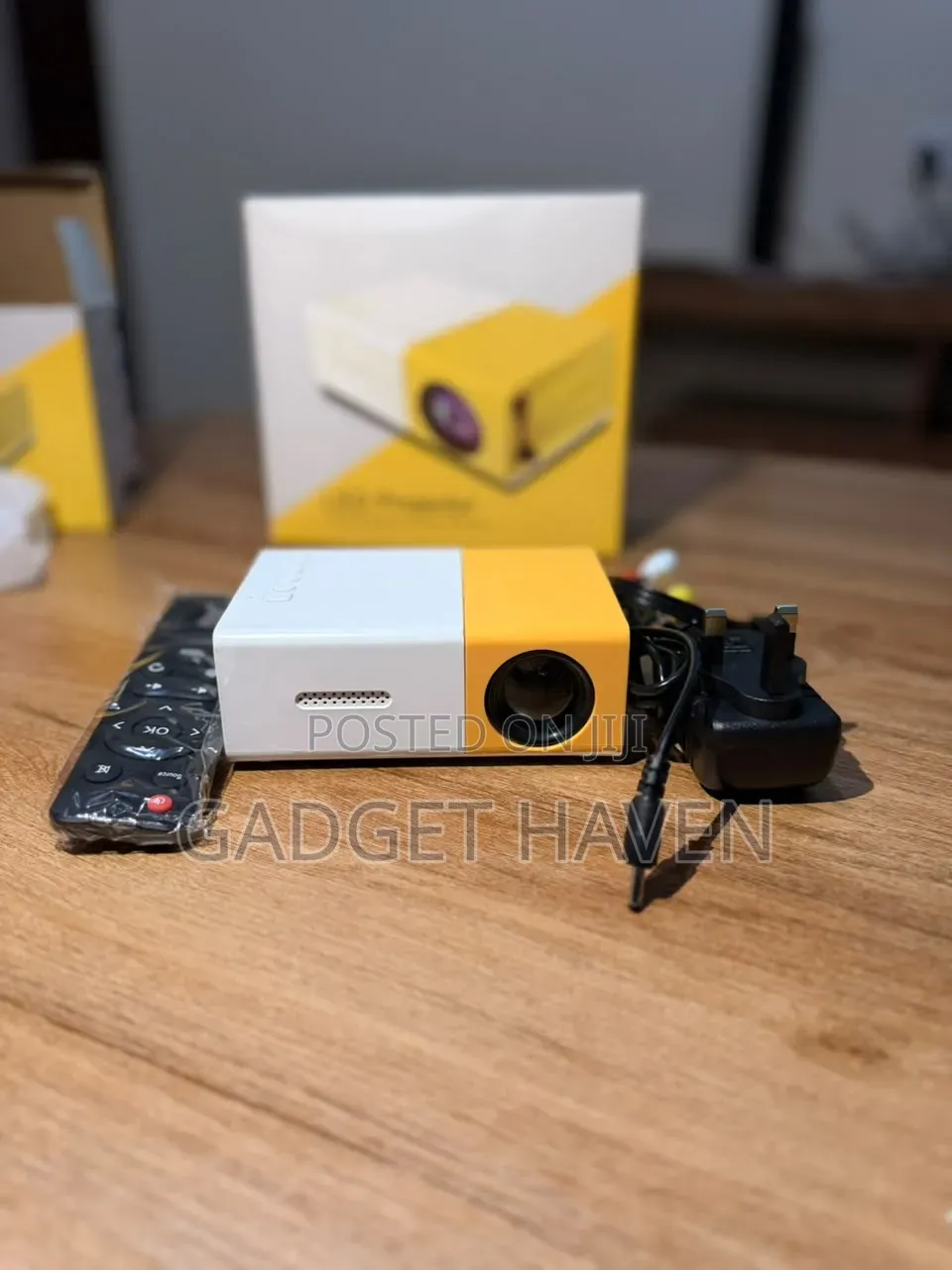 YG300 Mini Projector