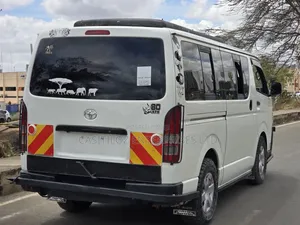 Toyota HiAce 2015 White