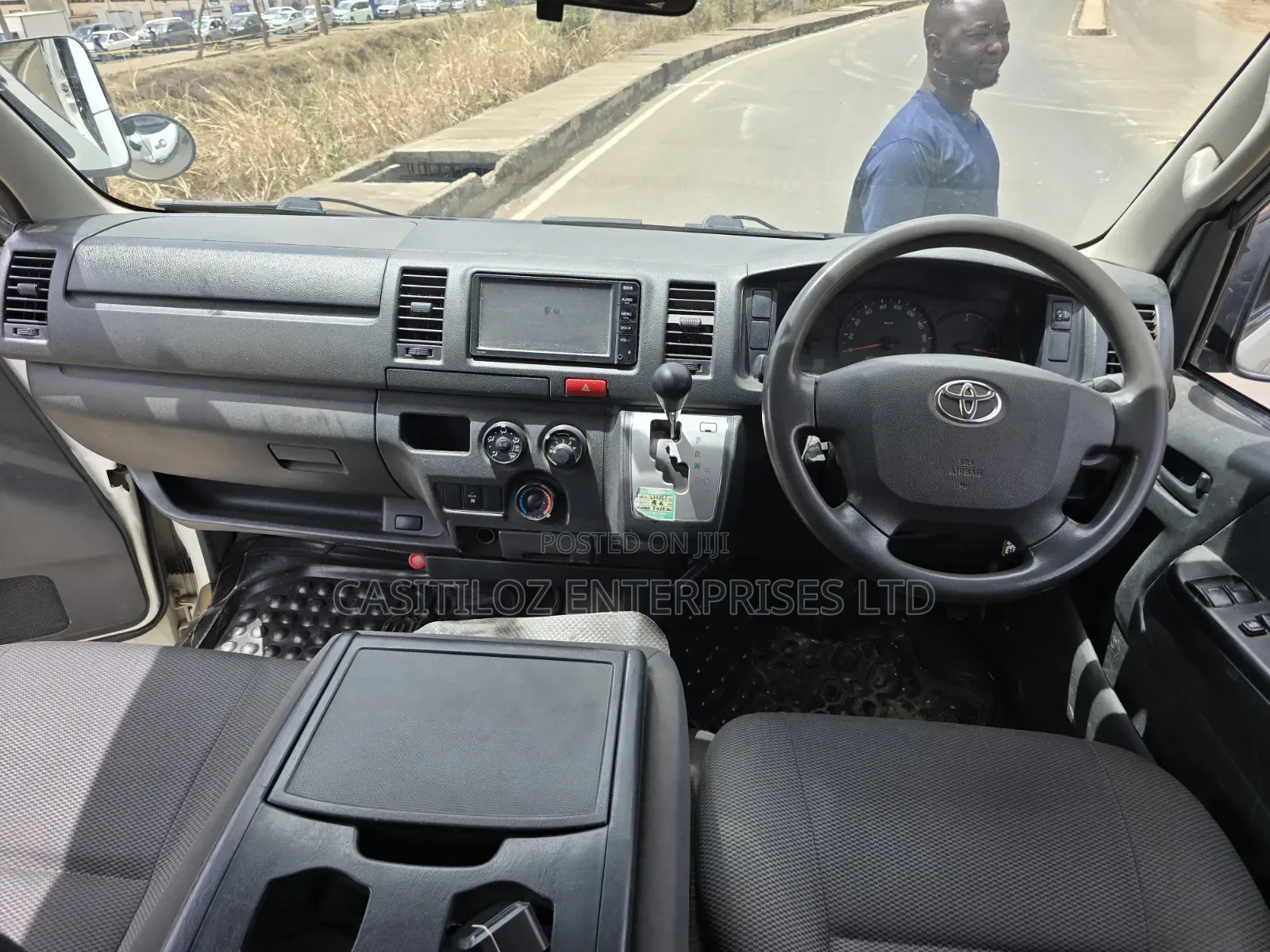 Toyota HiAce 2015 White