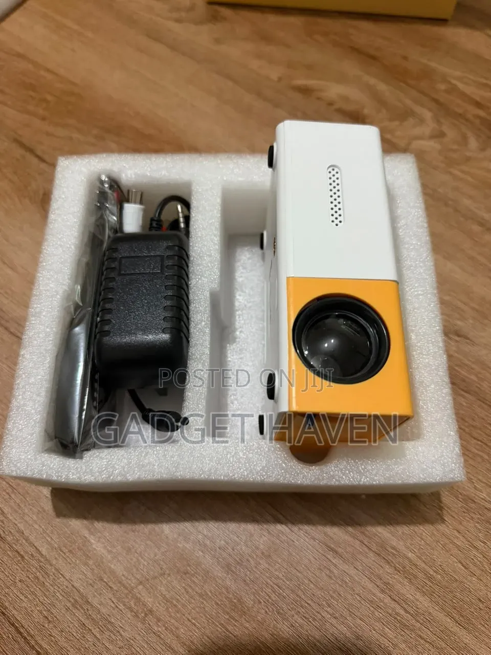 YG300 Compact Portable Projector