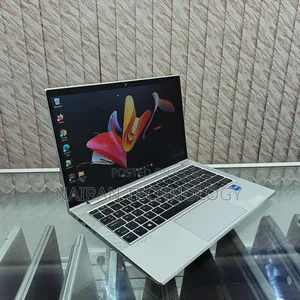Laptop HP EliteBook 830 G8 16GB Intel Core i7 SSD 512GB