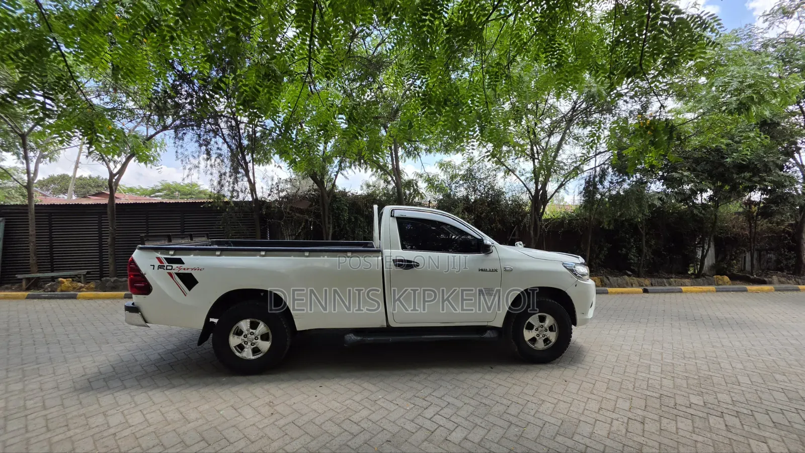 Toyota Hilux SR 2015 White