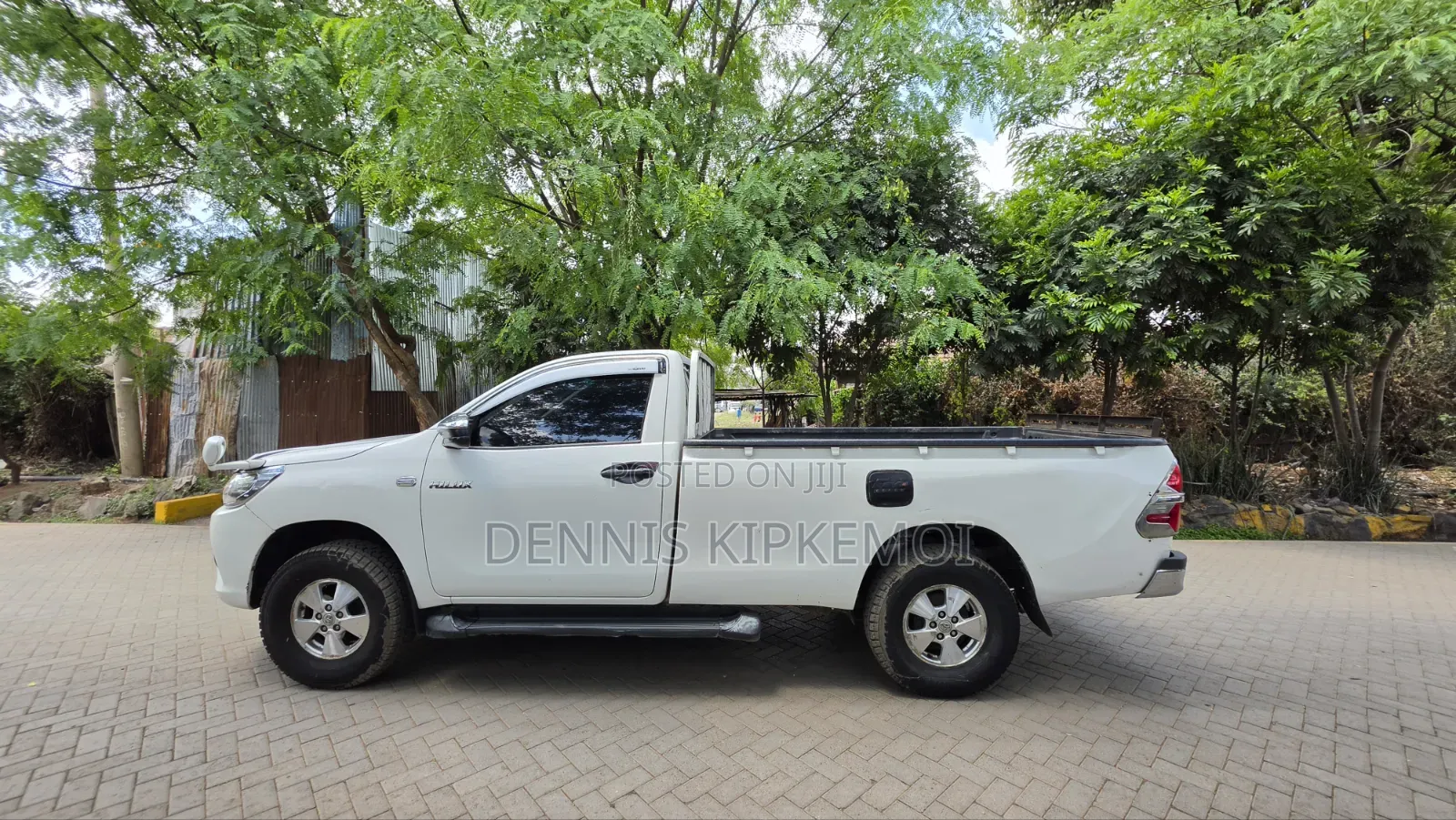 Toyota Hilux SR 2015 White