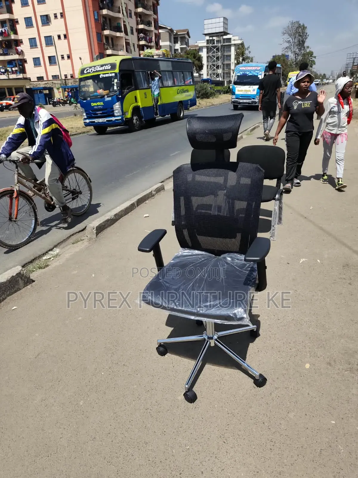 Managerial Mesh Chair - High Back Office Chair With Headrest