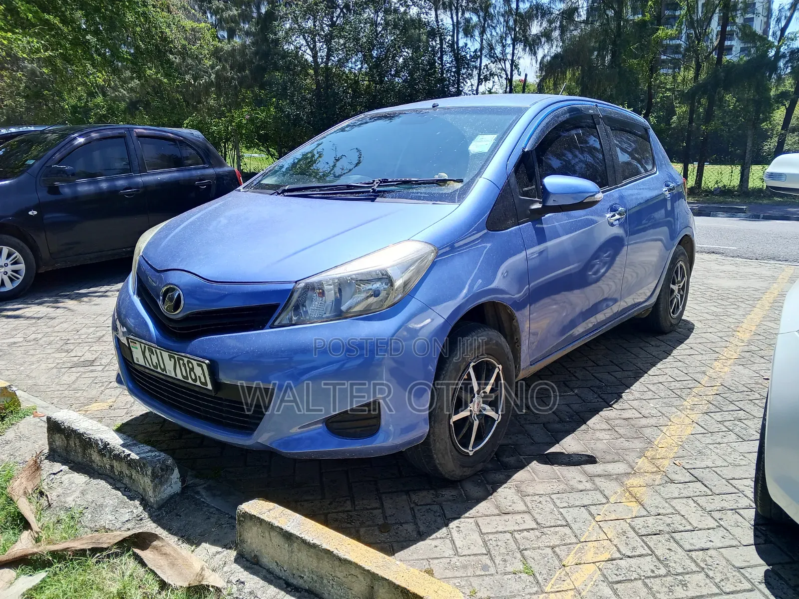 Toyota Vitz 2012 Blue