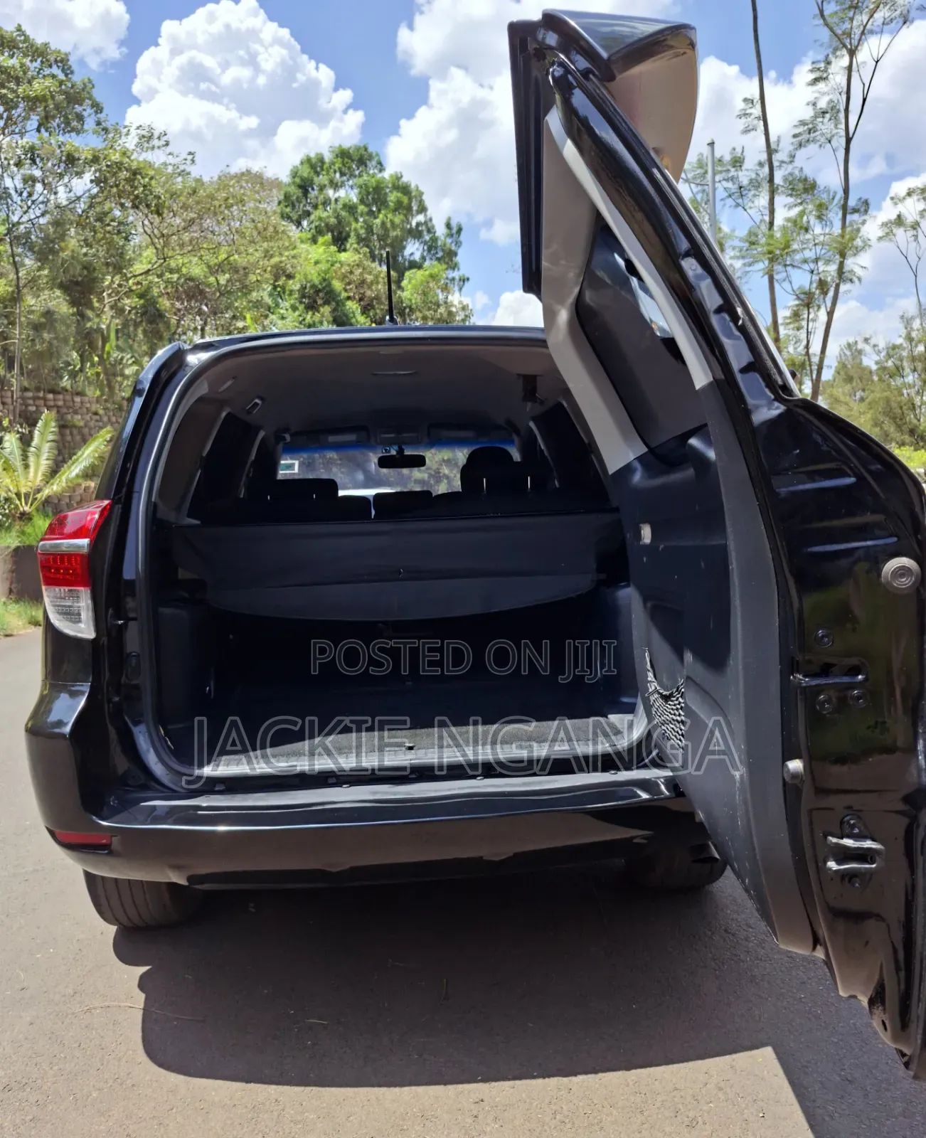 Toyota Vanguard 2011 Black