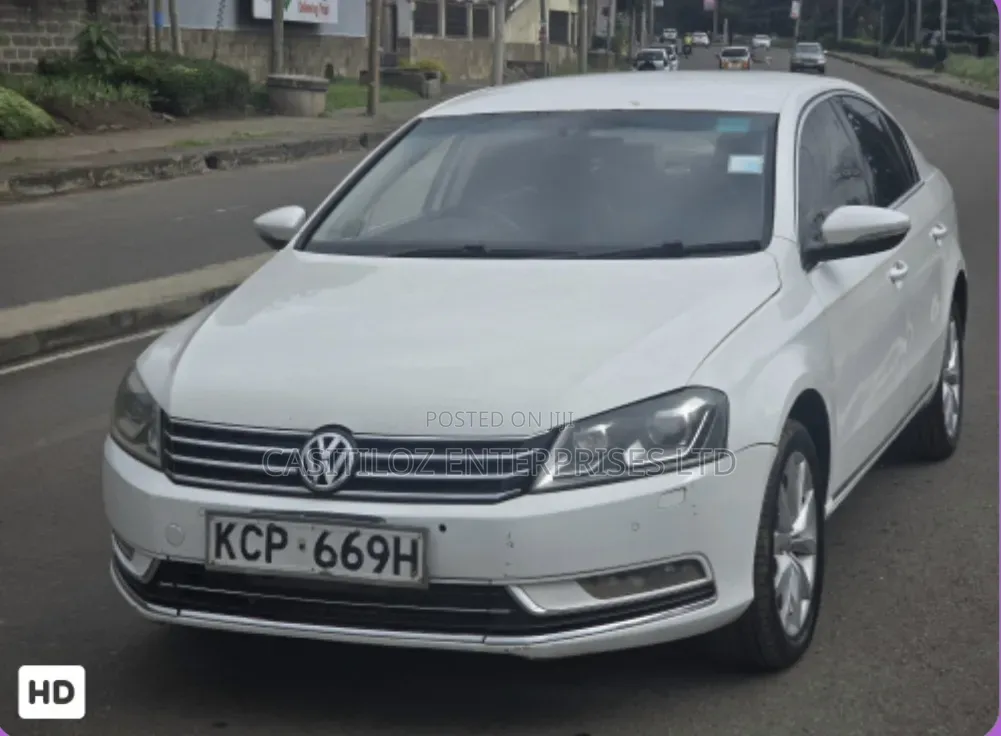 Volkswagen Passat 2011 White