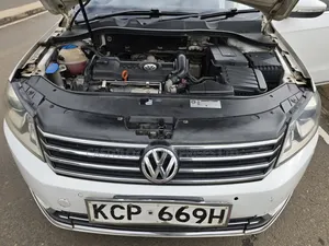 Volkswagen Passat 2011 White
