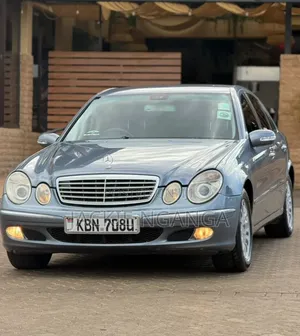 Mercedes-Benz E200 2005 Blue
