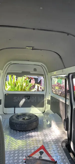 Toyota HiAce 2016 White