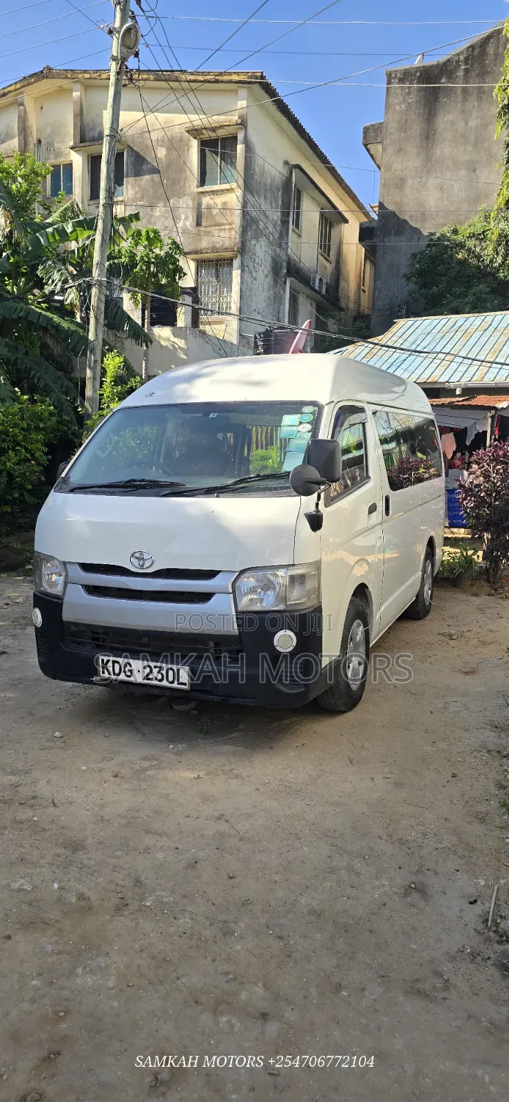 Toyota HiAce 2016 White