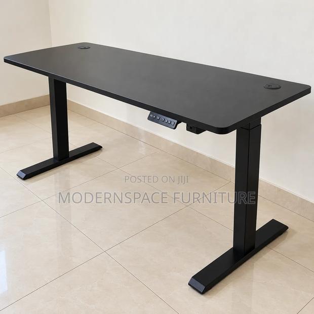 Black Electric Height Adjustable Standing Desk_1.4m - thumbnail 2