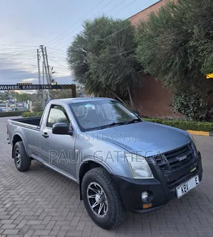 Isuzu D-MAX 2013 Gray