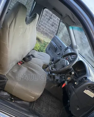 Isuzu D-MAX 2013 Gray