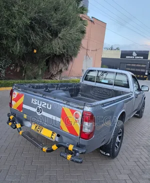 Isuzu D-MAX 2013 Gray
