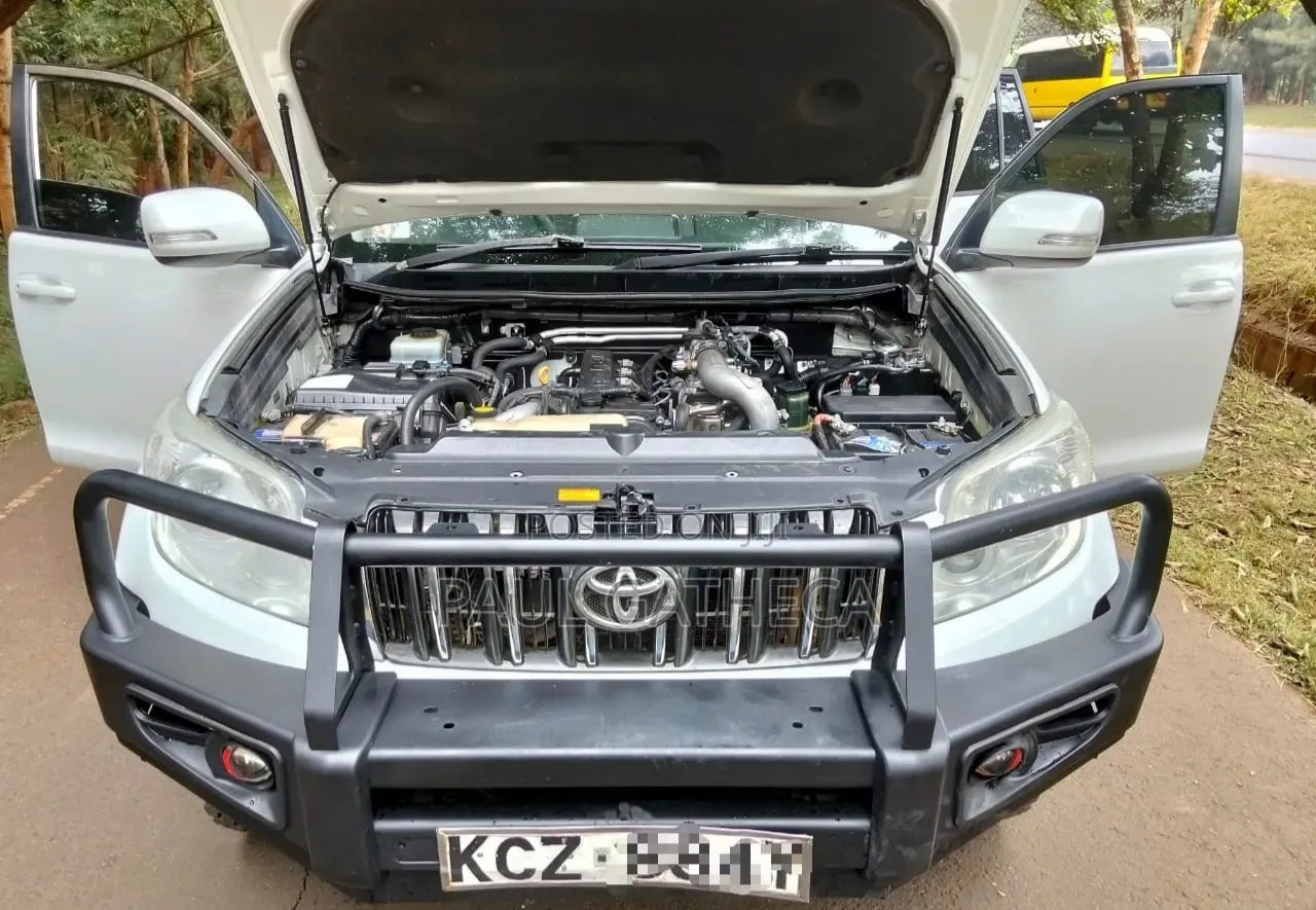 Toyota Land Cruiser Prado 2013 White