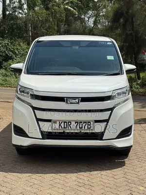 Toyota Noah 2018 White