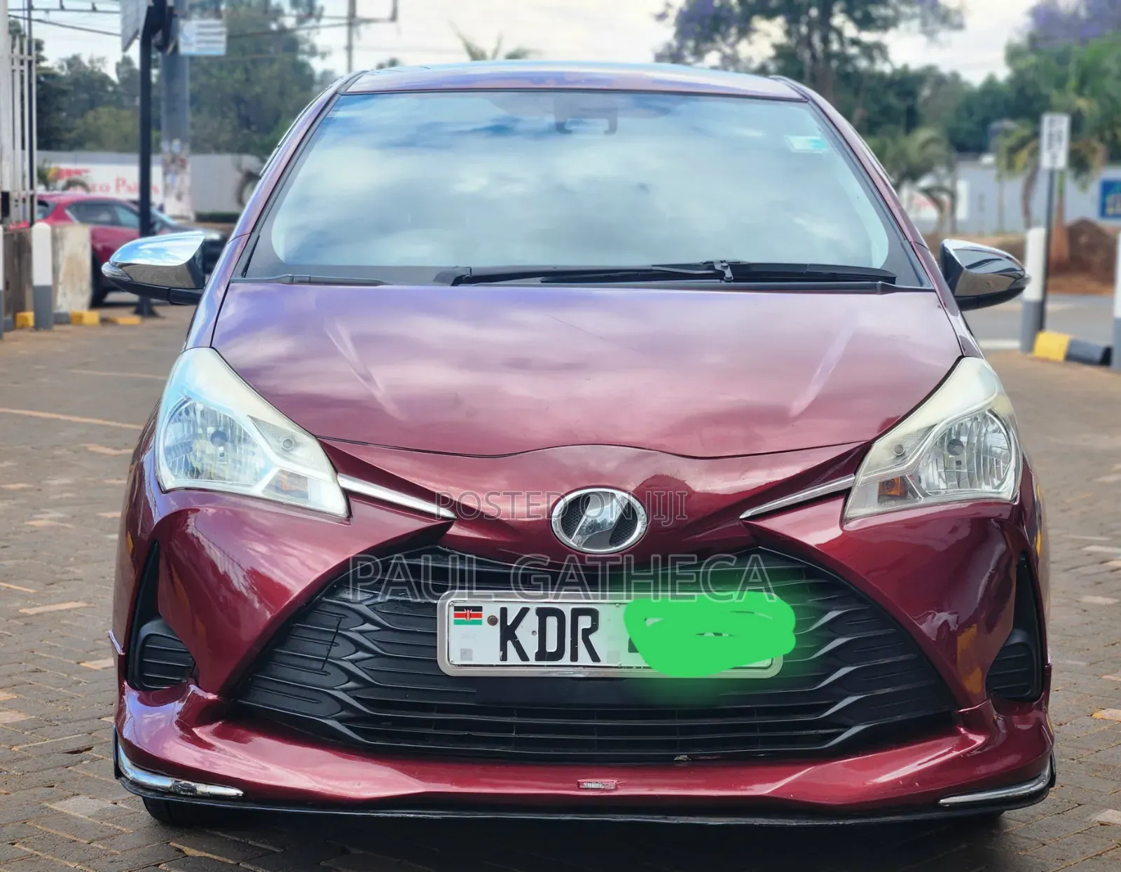 Toyota Vitz 2017 Maroon
