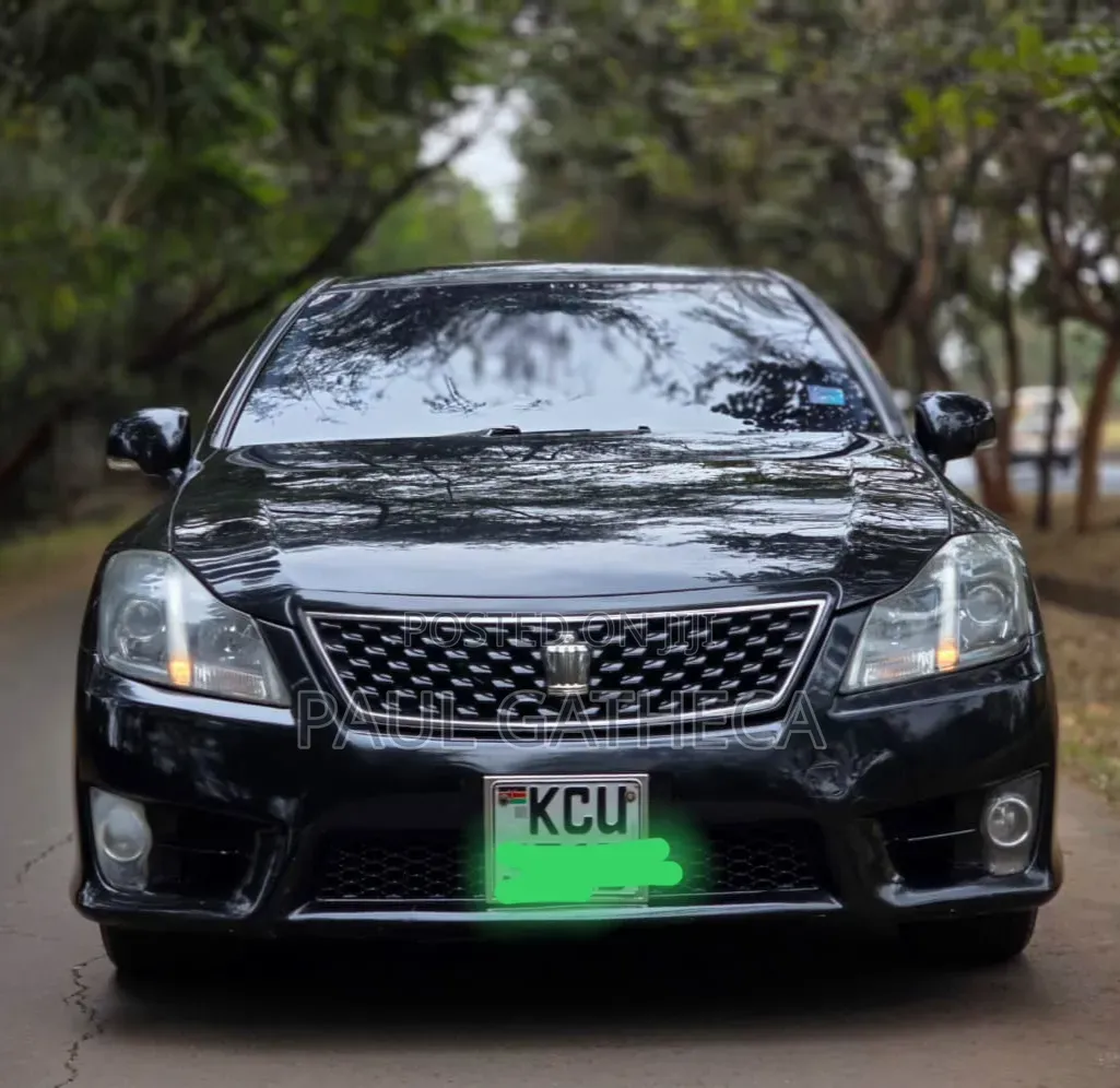 Toyota Crown 2012 Black