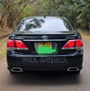 Toyota Crown 2012 Black