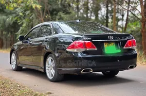 Toyota Crown 2012 Black