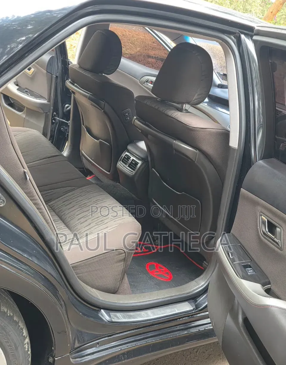 Toyota Crown 2012 Black