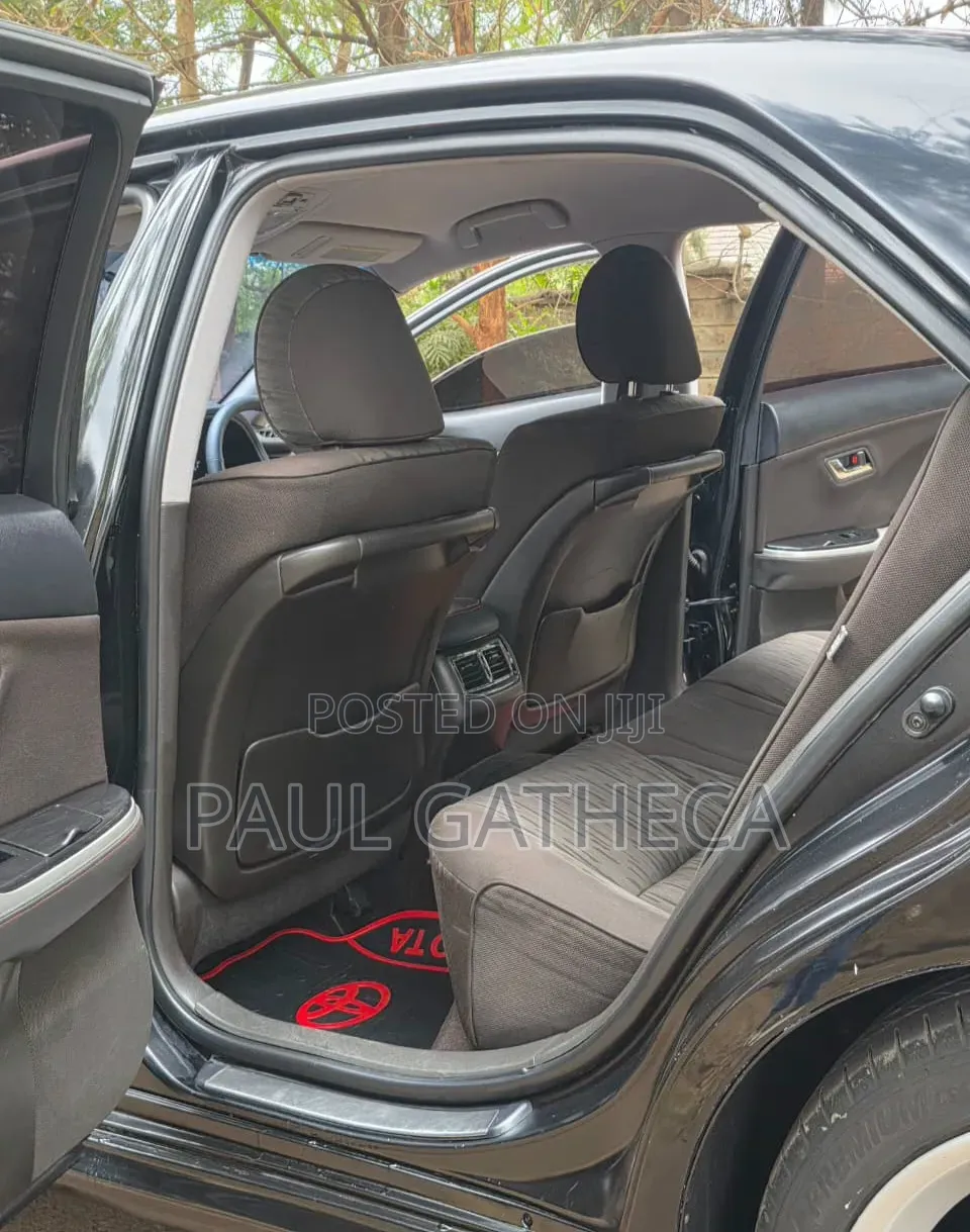 Toyota Crown 2012 Black