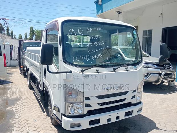 Isuzu NMR85 Open Body