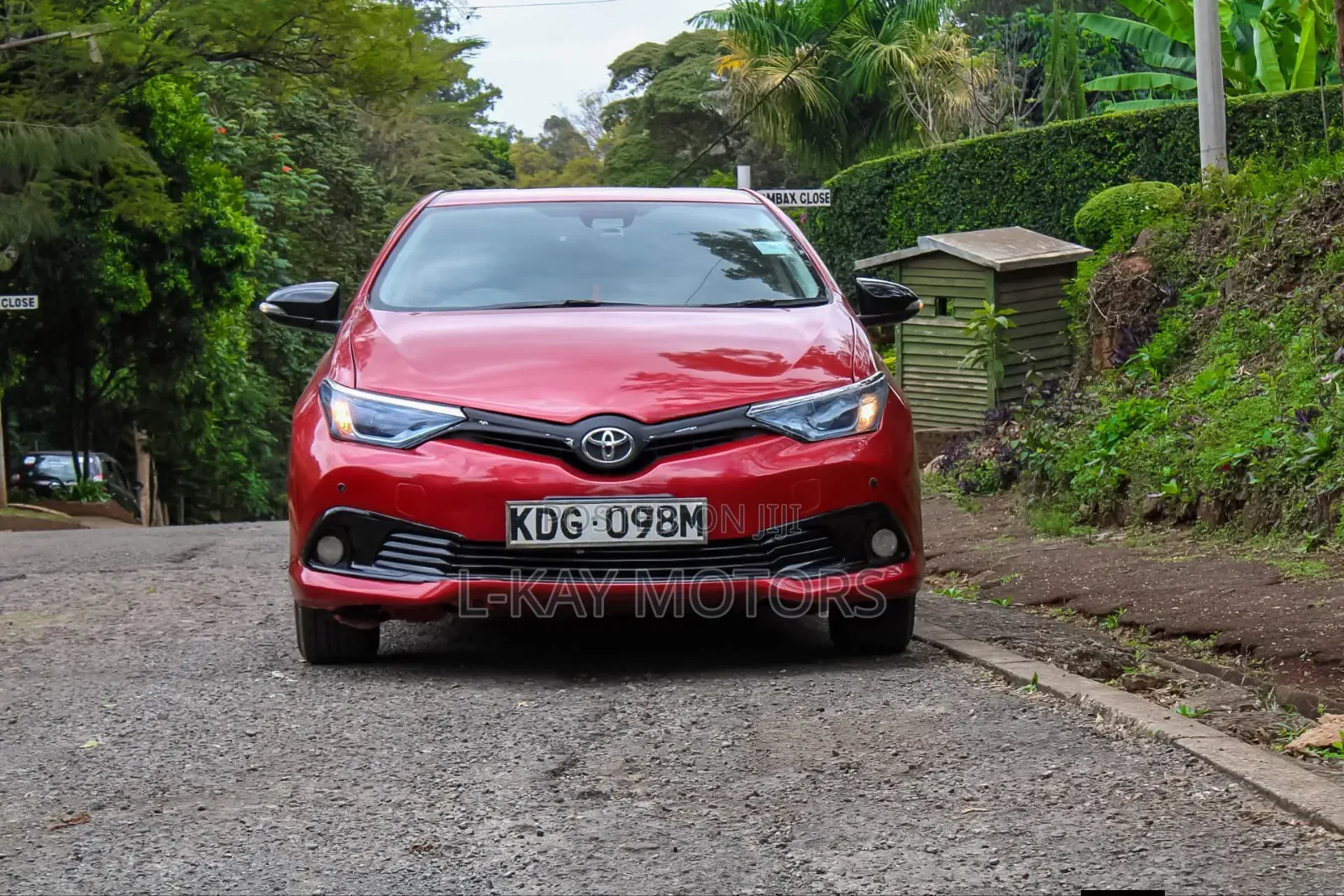 Toyota Auris 2016 Red