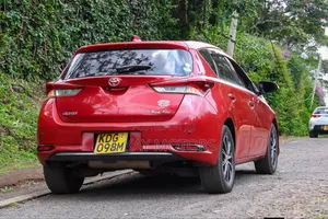 Toyota Auris 2016 Red