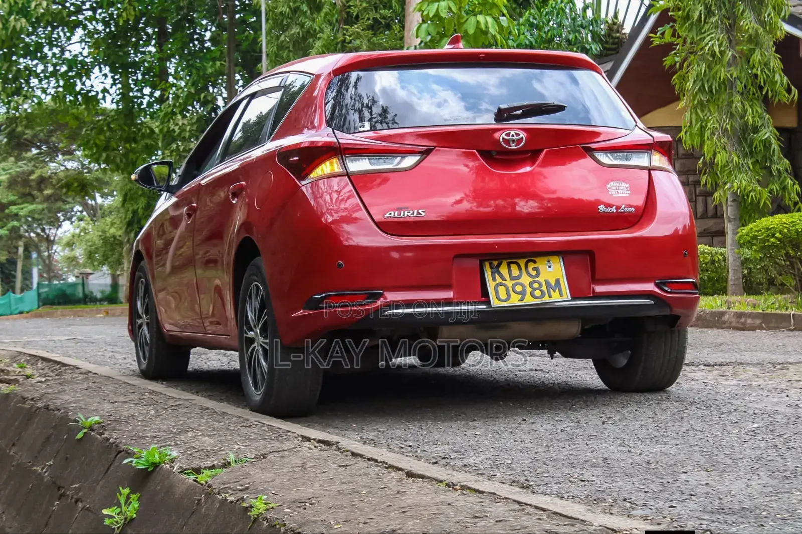Toyota Auris 2016 Red