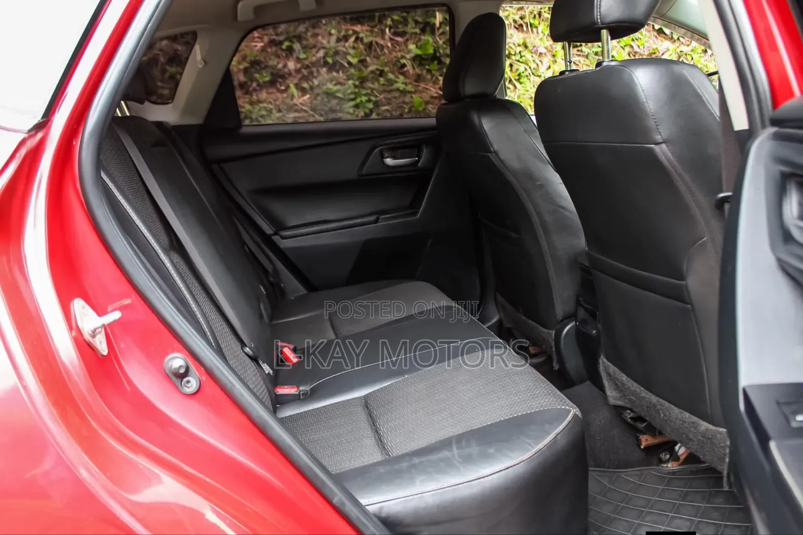 Toyota Auris 2016 Red