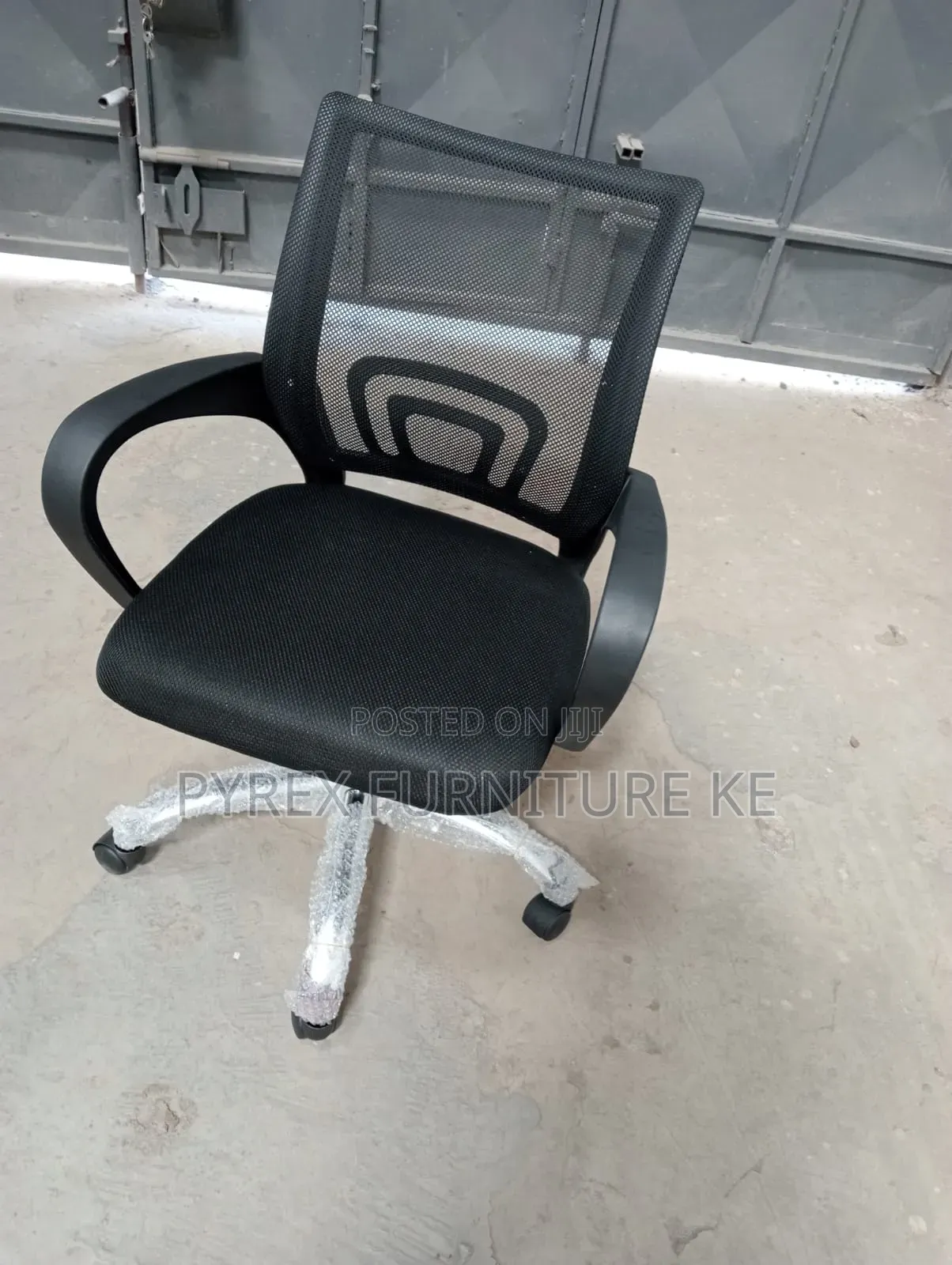 Desk Chair With Fixed Armrests and Swivel Base - Black