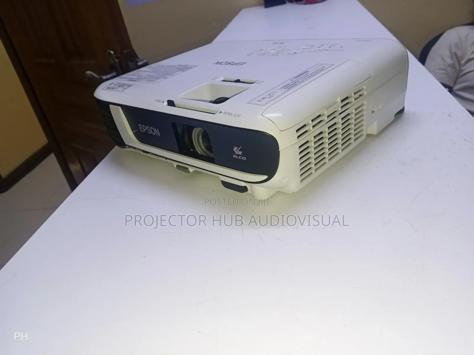 Epson EB-X51
