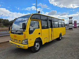 Isuzu NQR 2018 Yellow
