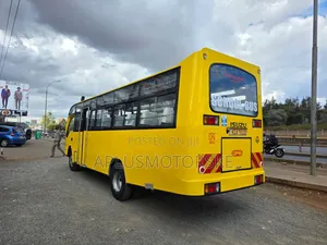 Isuzu NQR 2018 Yellow